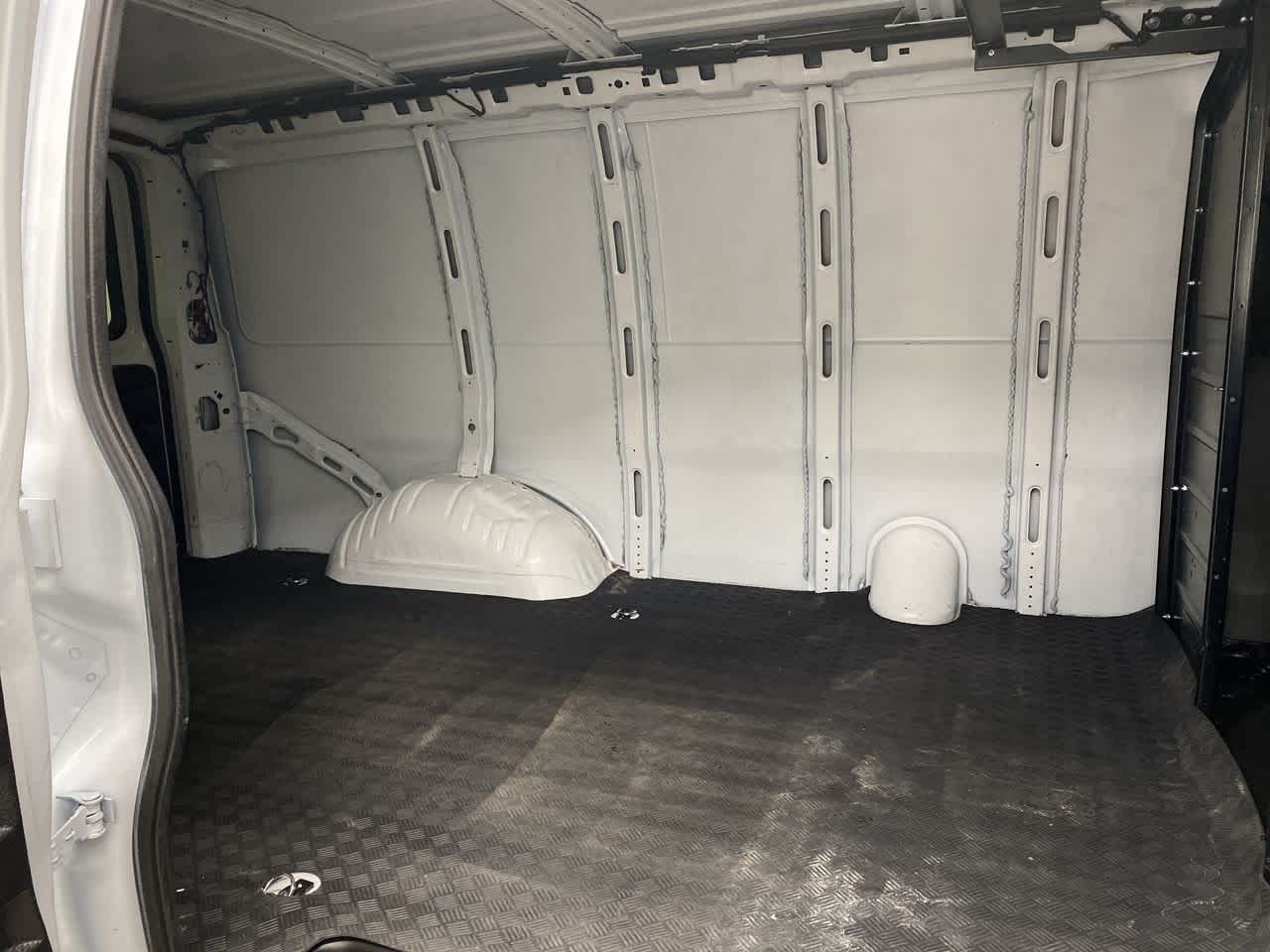 Thumbnail: 2019 GMC Savana - 18