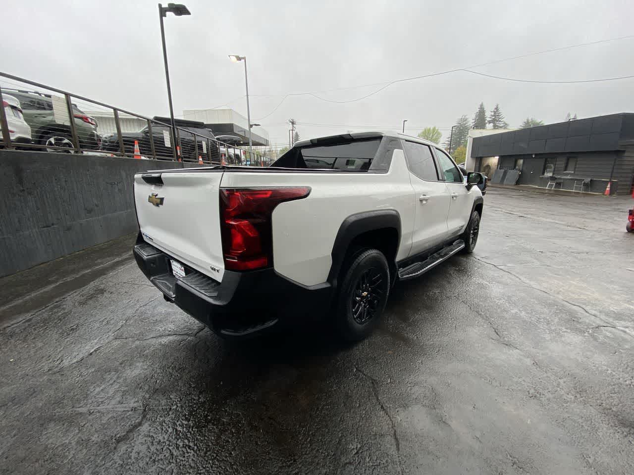 Thumbnail: 2024 Chevrolet Silverado EV - 6