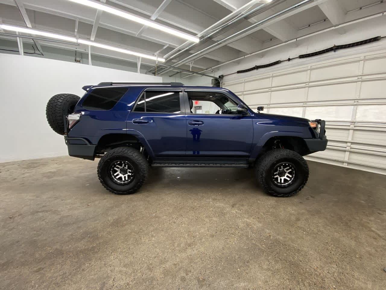 Thumbnail: 2016 Toyota 4Runner - 7