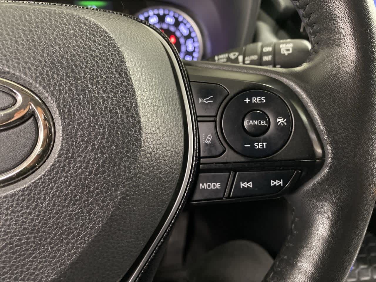 Thumbnail: 2021 Toyota RAV4 - 24