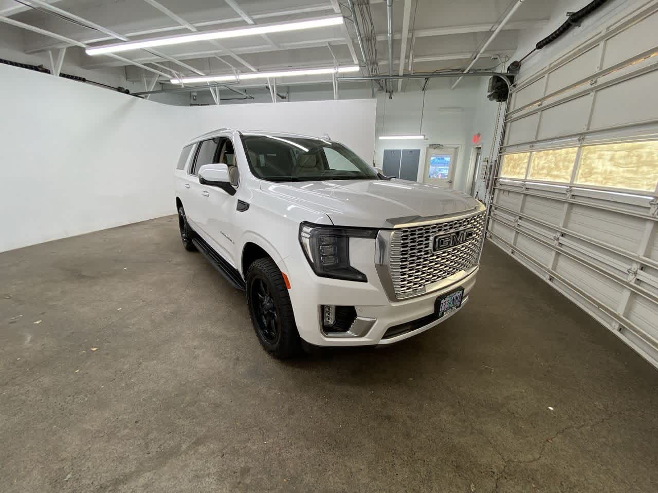 Thumbnail: 2022 GMC Yukon XL - 8