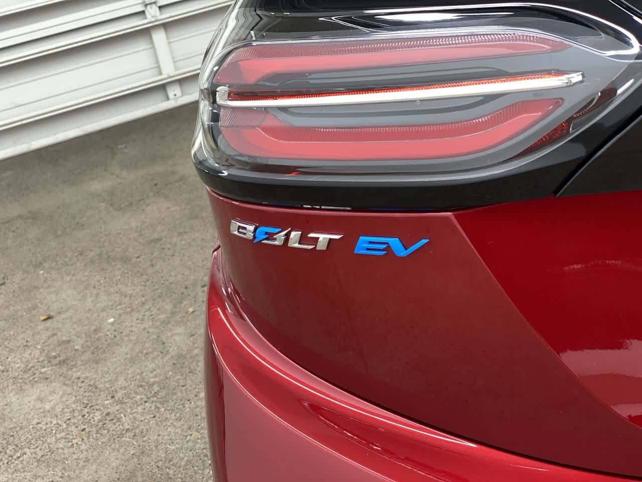 Thumbnail: 2022 Chevrolet Bolt EV - 10