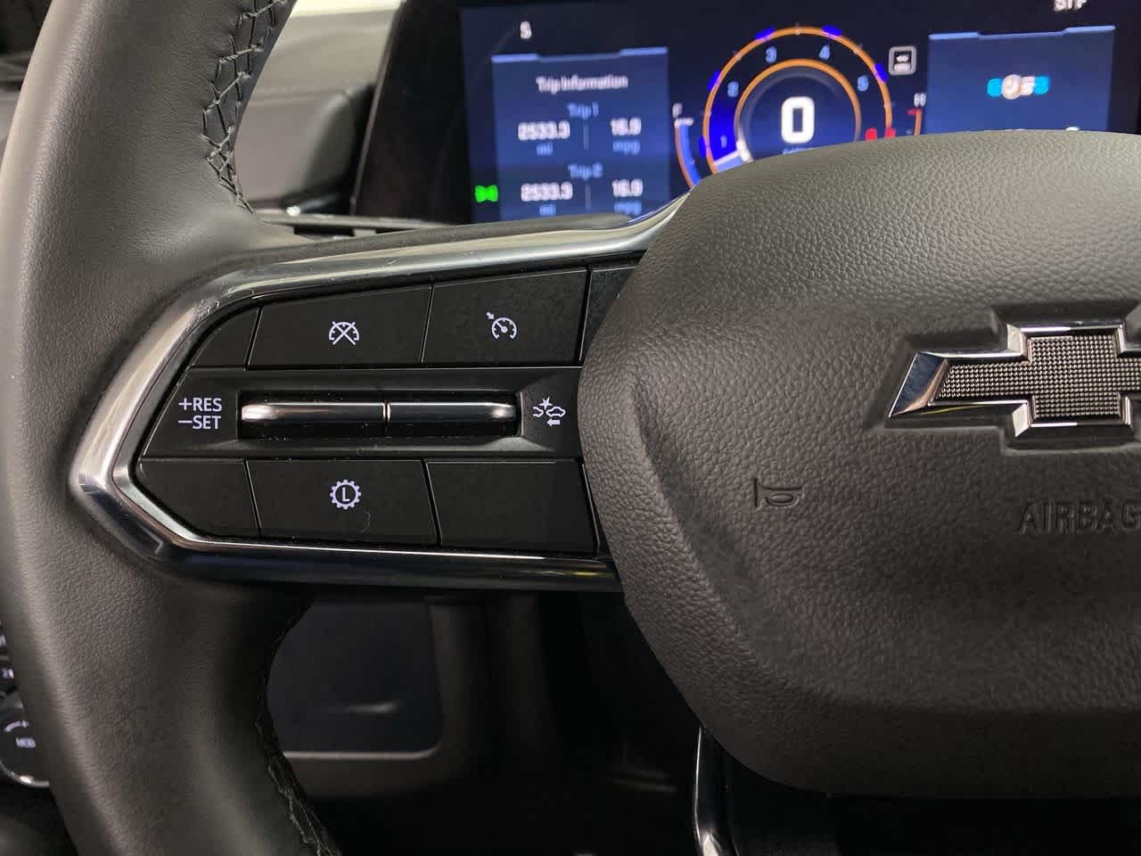 Thumbnail: 2025 Chevrolet Suburban - 21