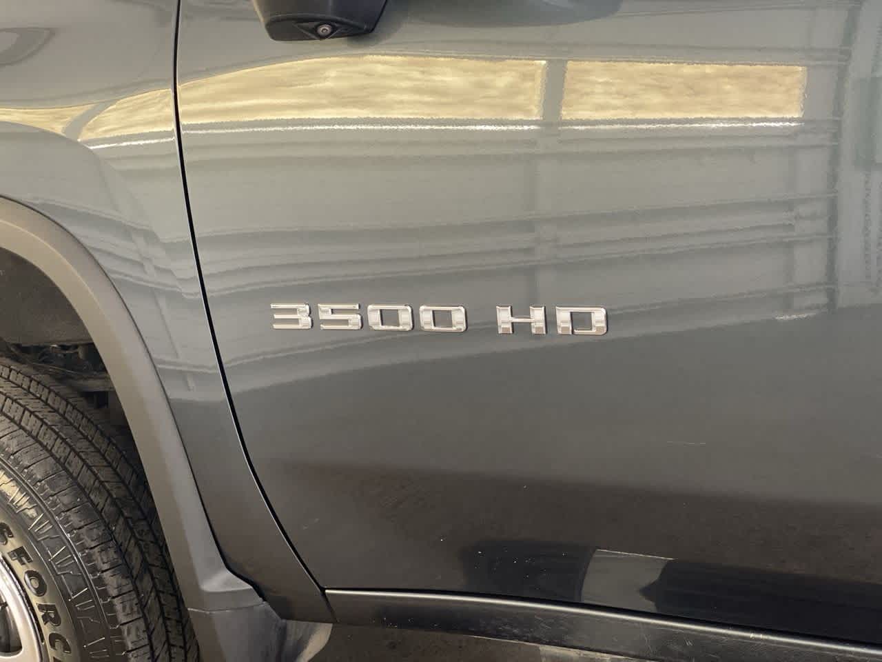 Thumbnail: 2020 Chevrolet Silverado 3500 - 10