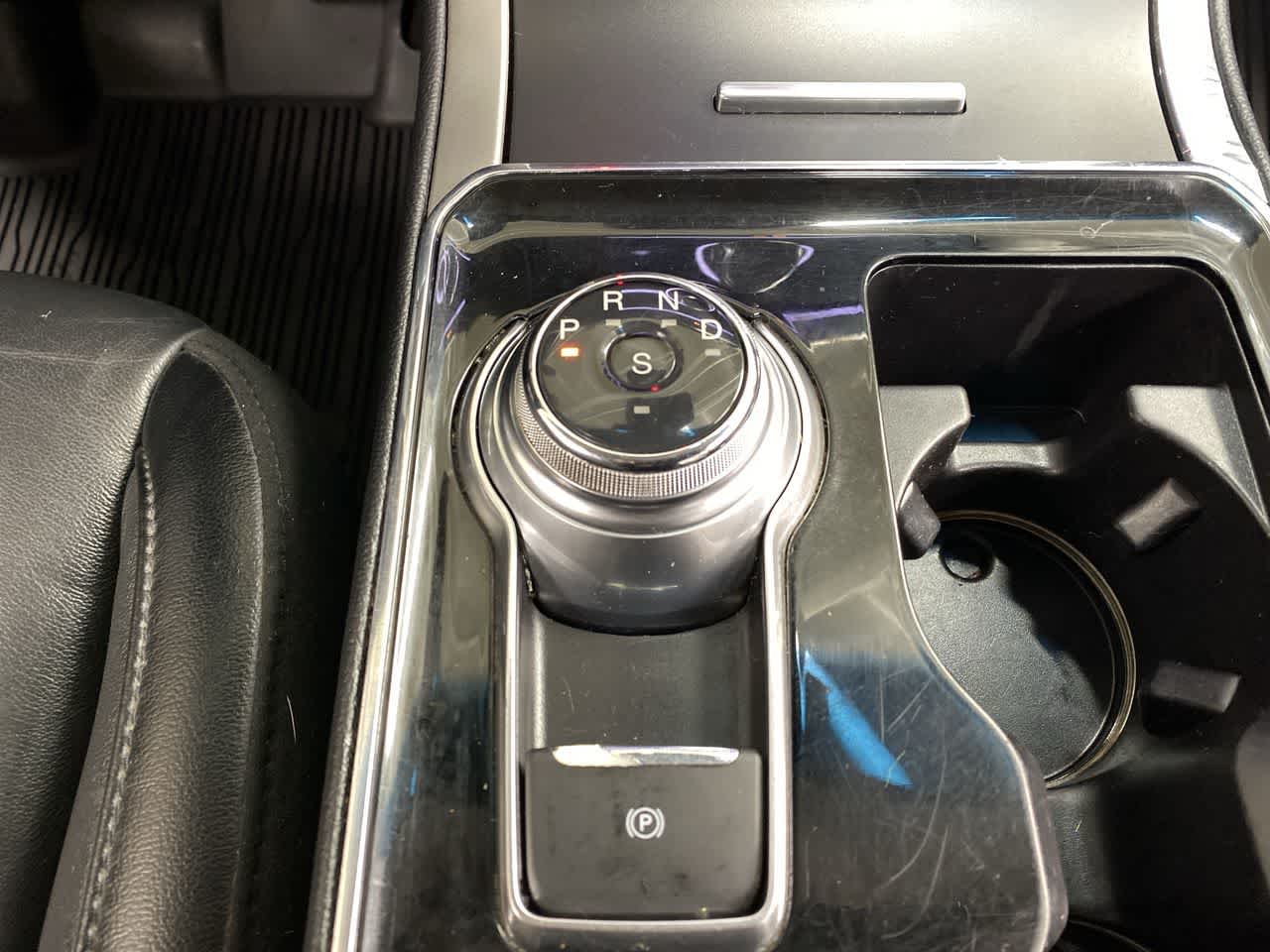 Thumbnail: 2019 Ford Edge - 28