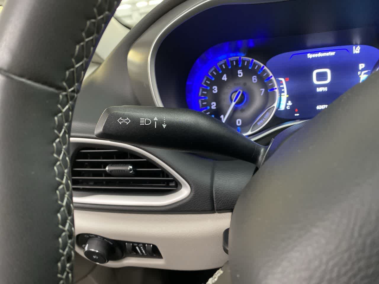 Thumbnail: 2023 Chrysler Pacifica - 22
