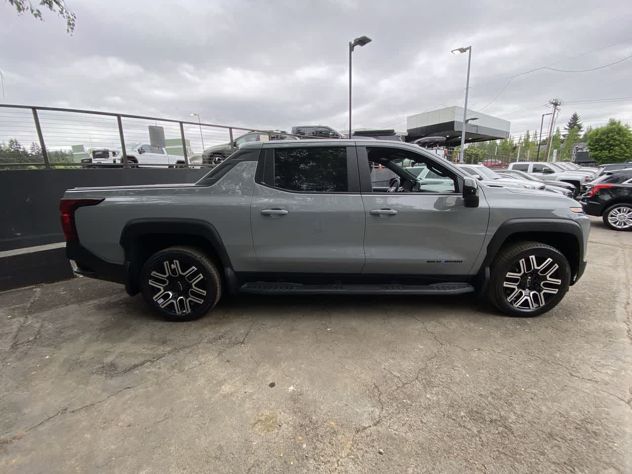 Thumbnail: 2026 Chevrolet Silverado EV - 7