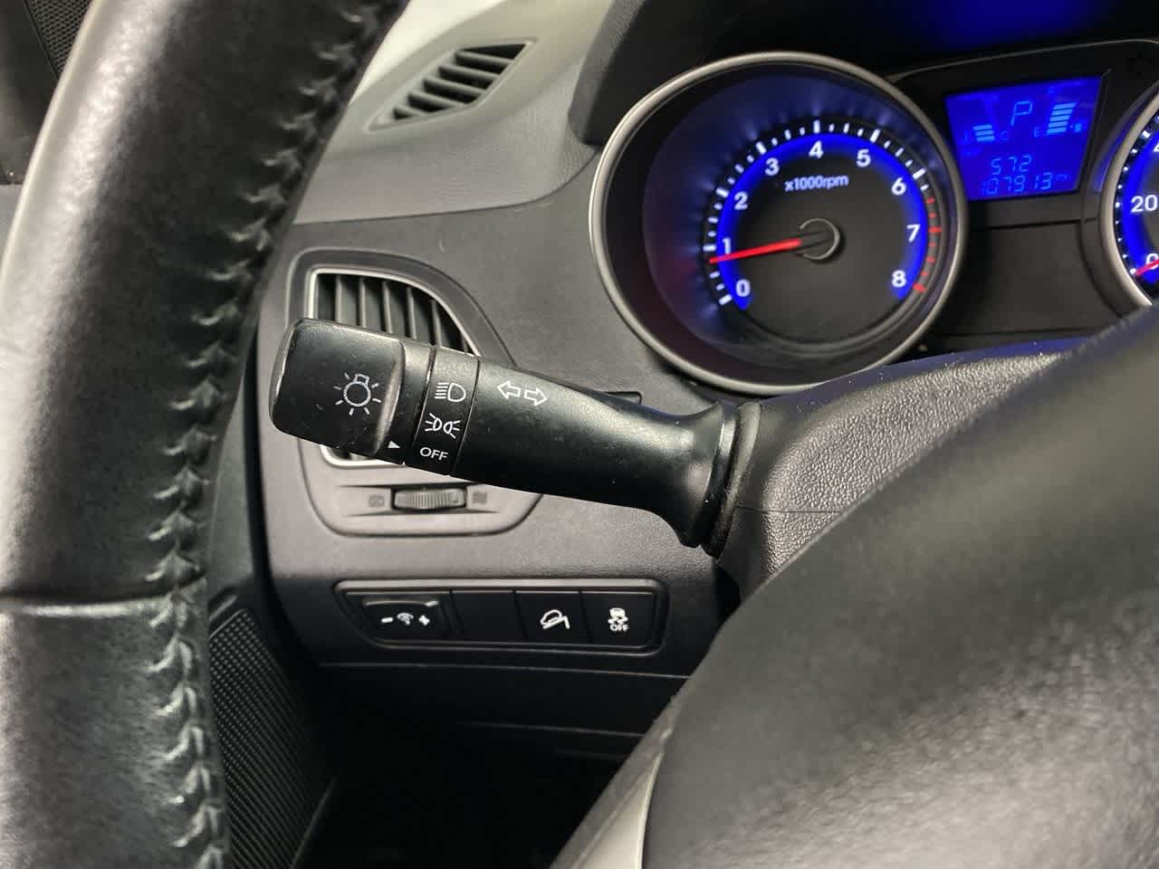 Thumbnail: 2012 Hyundai Tucson - 25