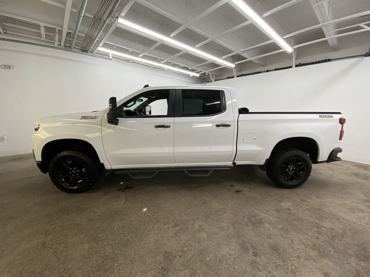 Thumbnail: 2021 Chevrolet Silverado 1500 - 3