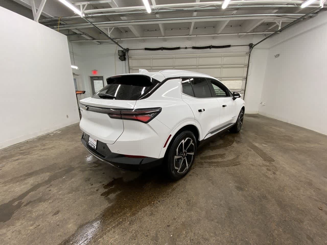 Thumbnail: 2025 Chevrolet Equinox - 6