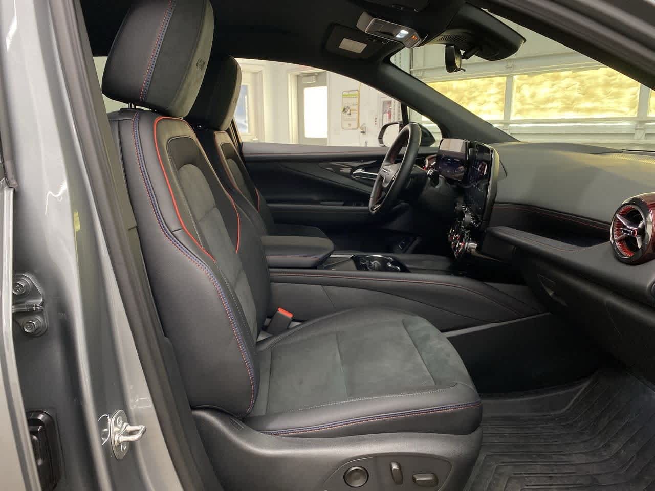 Thumbnail: 2024 Chevrolet Blazer EV - 19