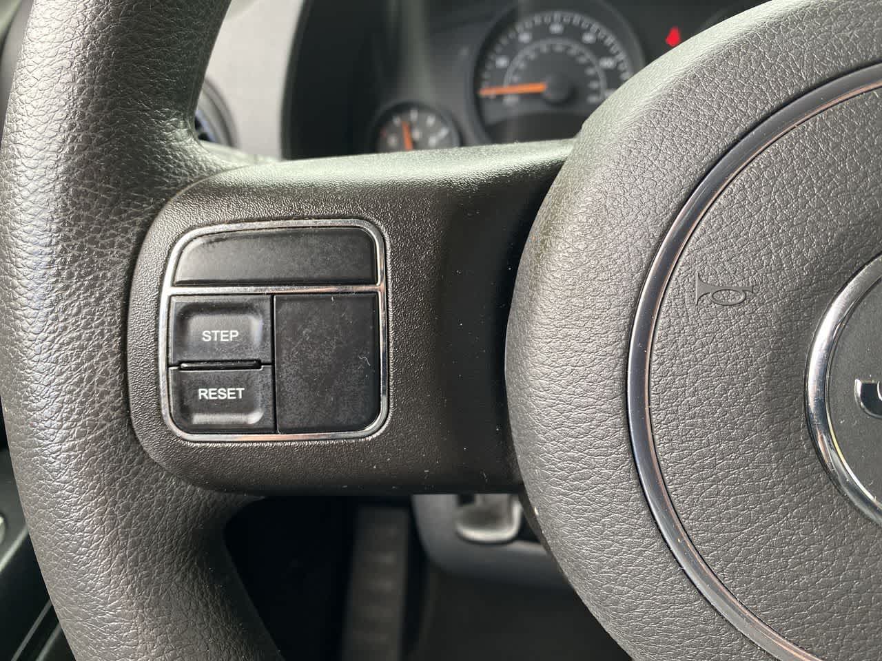 Thumbnail: 2015 Jeep Patriot - 21