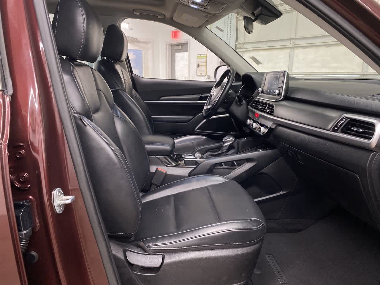 Thumbnail: 2020 Kia Telluride - 19