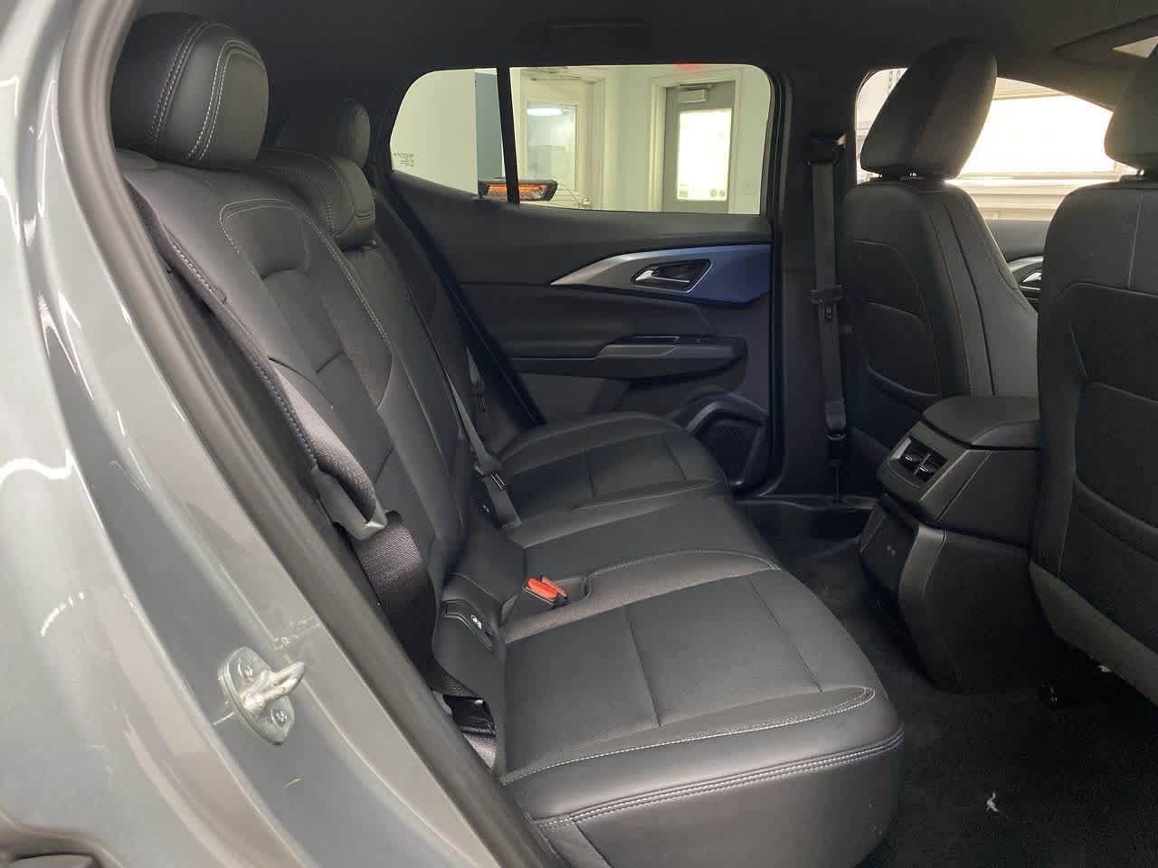 Thumbnail: 2025 Chevrolet Equinox - 17