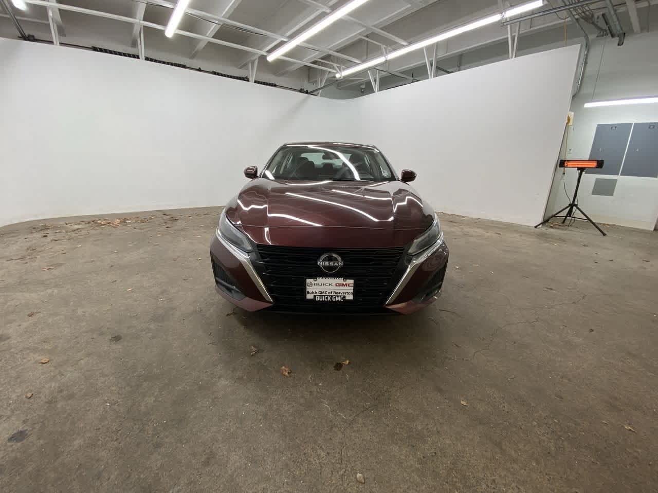 Thumbnail: 2023 Nissan Altima - 9