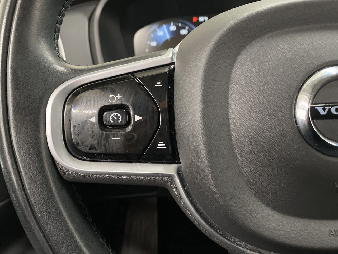 Thumbnail: 2022 Volvo XC90 - 22