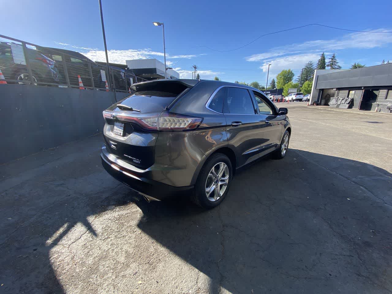 Thumbnail: 2017 Ford Edge - 6