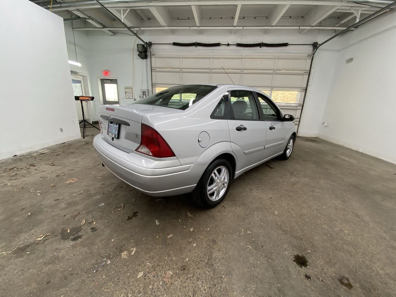 Thumbnail: 2003 Ford Focus - 6