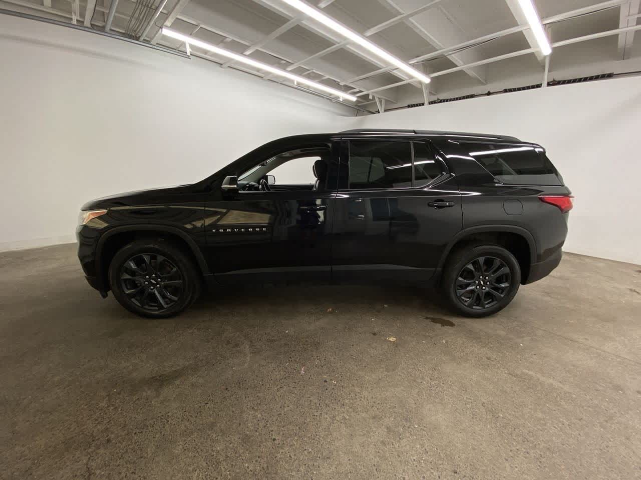 Thumbnail: 2020 Chevrolet Traverse - 3