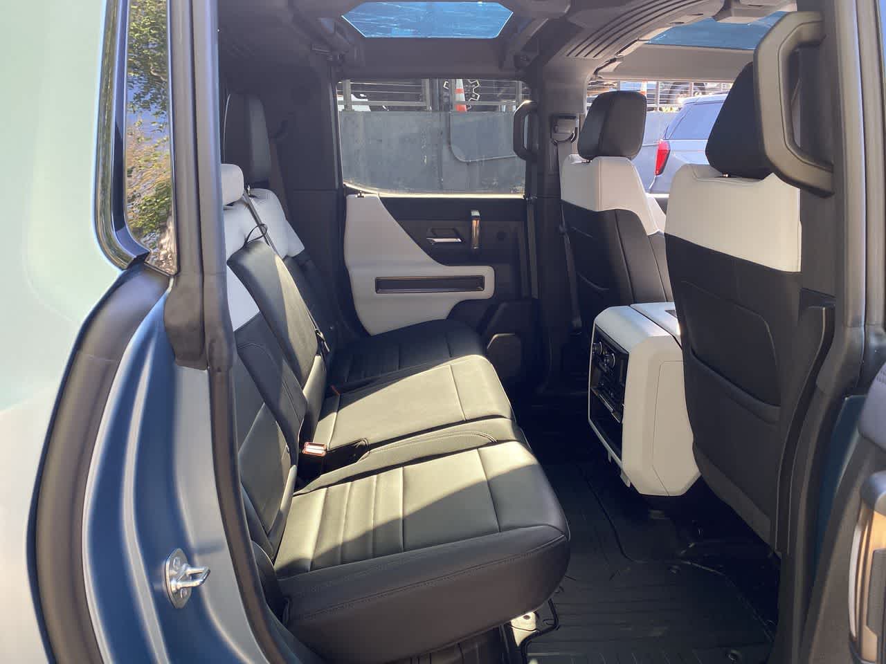 Thumbnail: 2024 GMC Hummer EV - 17