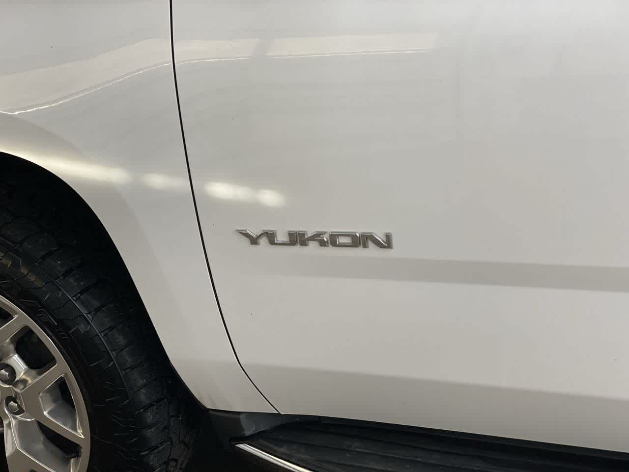 Thumbnail: 2015 GMC Yukon - 10