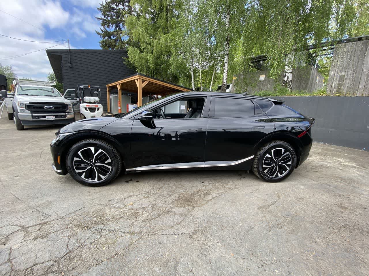 Thumbnail: 2023 Kia EV6 - 3