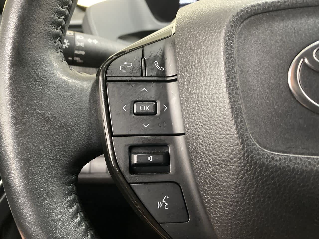 Thumbnail: 2023 Toyota bZ4X - 22