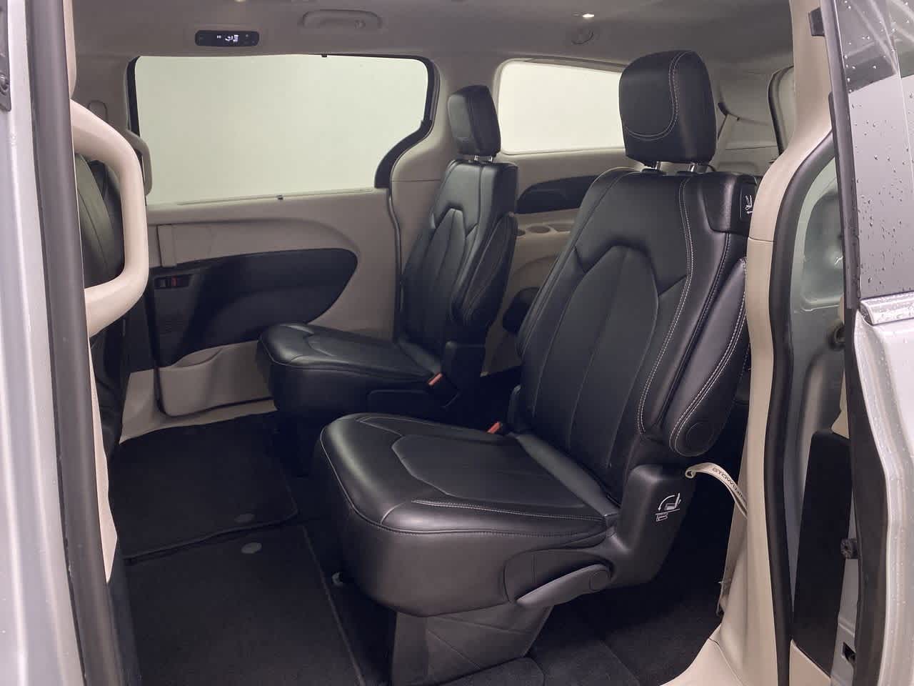 Thumbnail: 2024 Chrysler Pacifica - 16