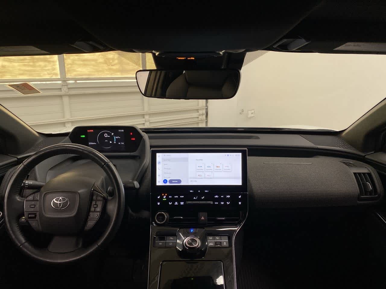 Thumbnail: 2023 Toyota bZ4X - 14