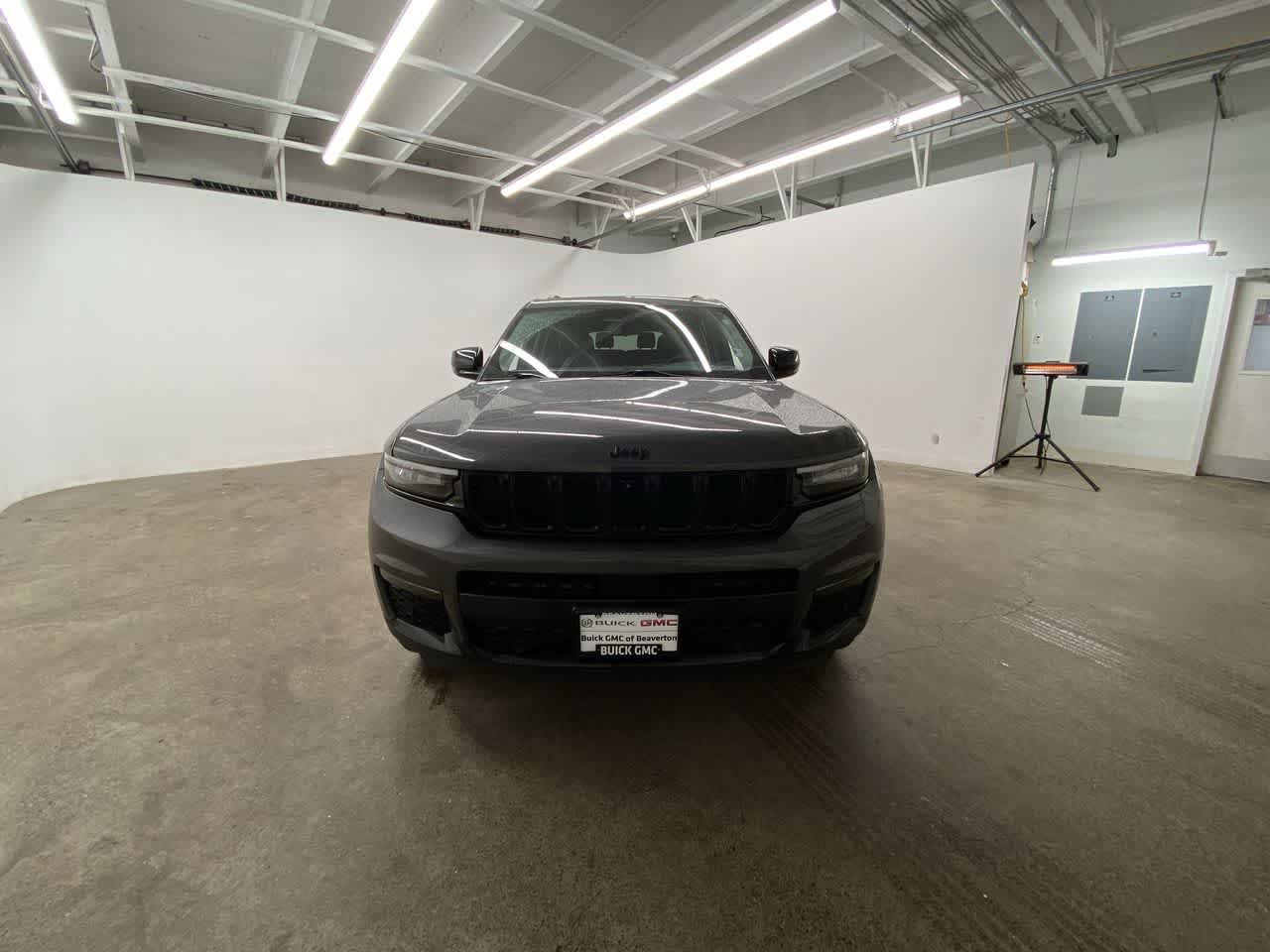 Thumbnail: 2022 Jeep Grand Cherokee - 9