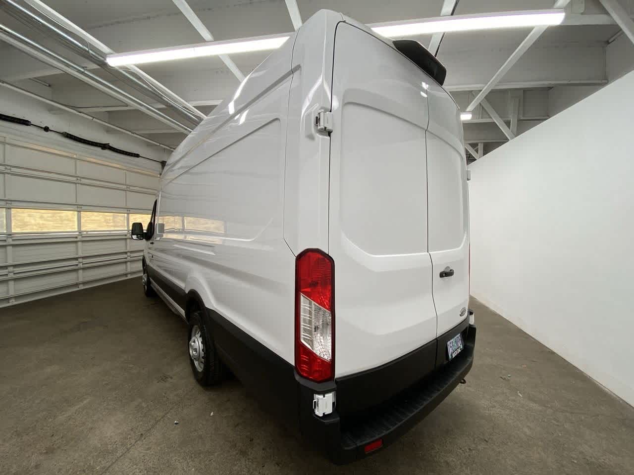 Thumbnail: 2022 Ford Transit Series - 4