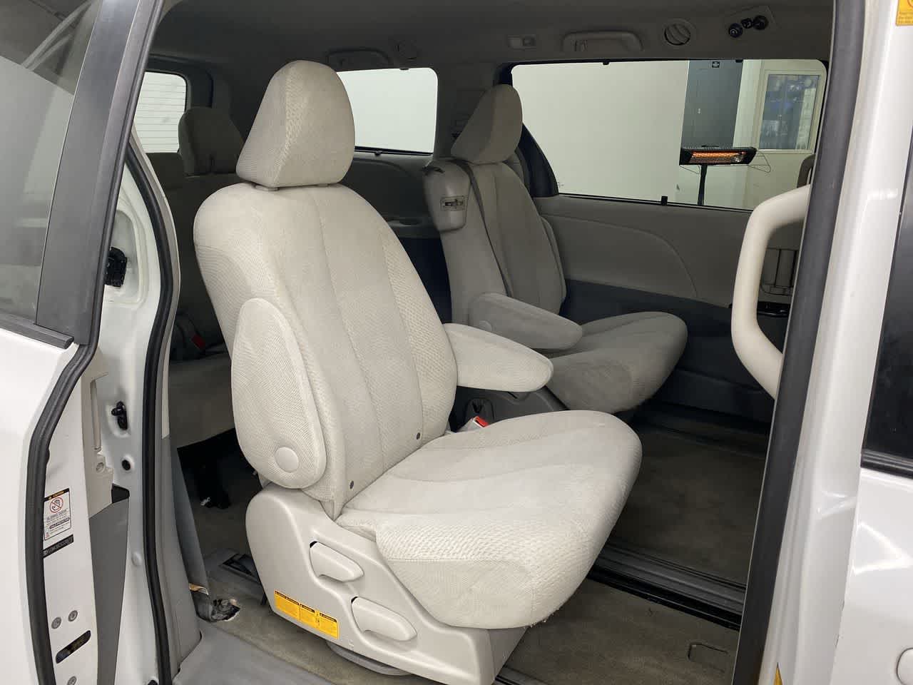 Thumbnail: 2012 Toyota Sienna - 17
