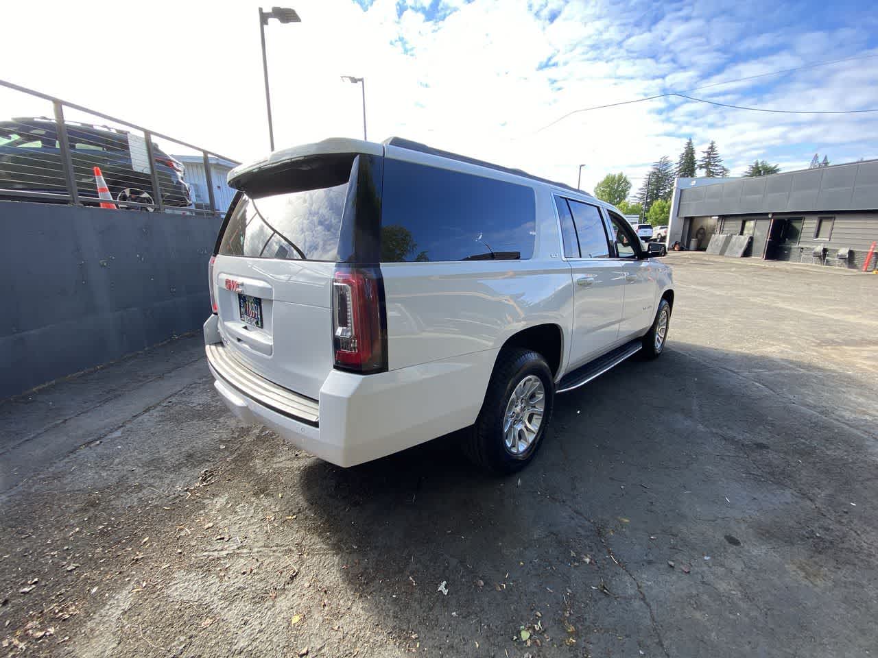 Thumbnail: 2019 GMC Yukon XL - 6