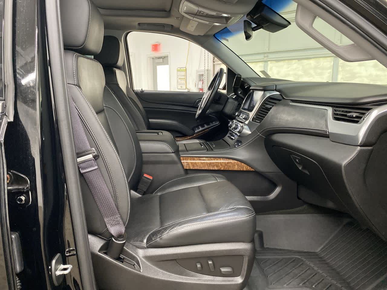 Thumbnail: 2017 Chevrolet Suburban - 18