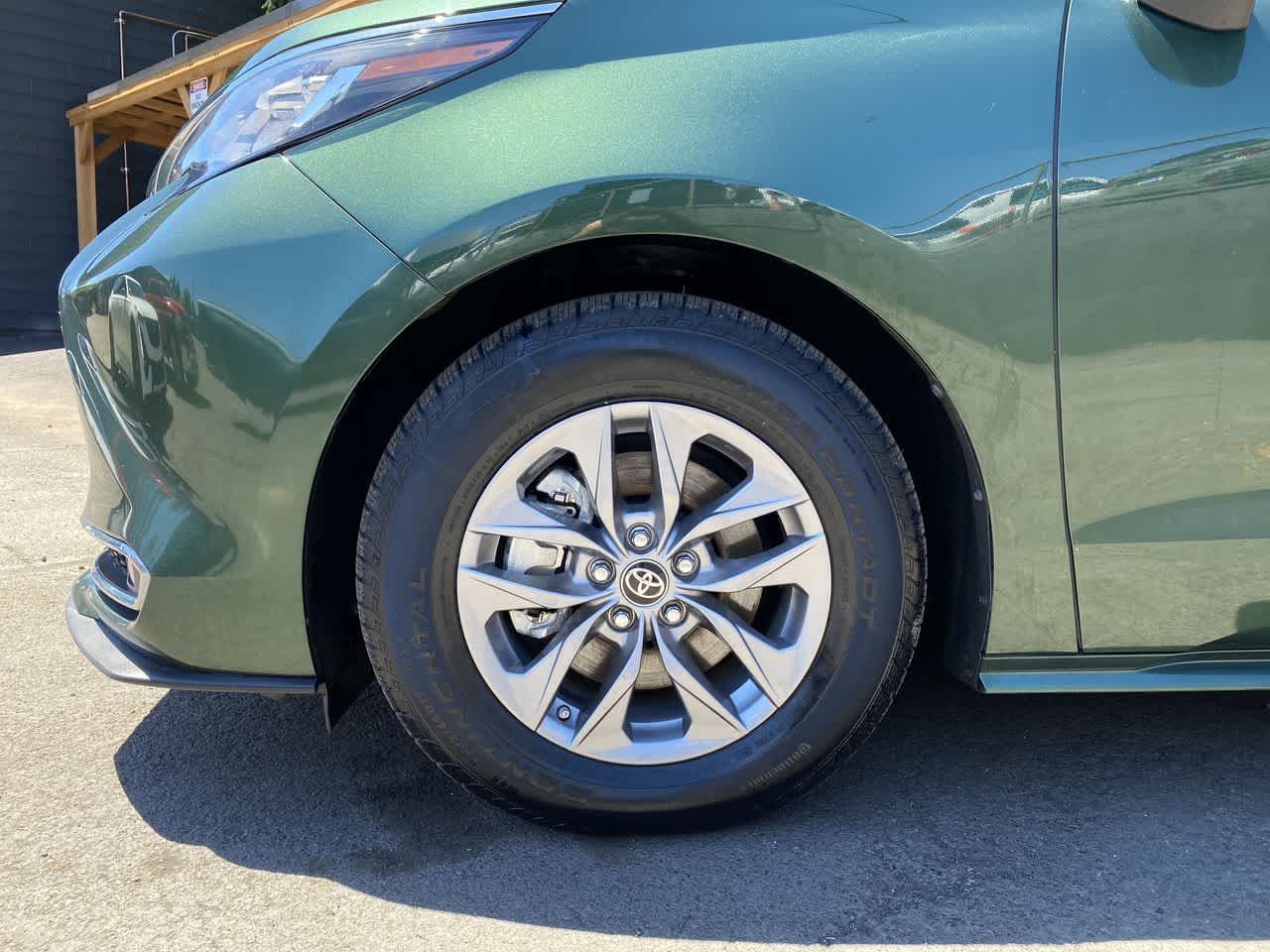 Thumbnail: 2022 Toyota Sienna - 11