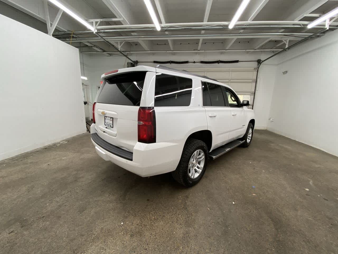 Thumbnail: 2017 Chevrolet Tahoe - 6