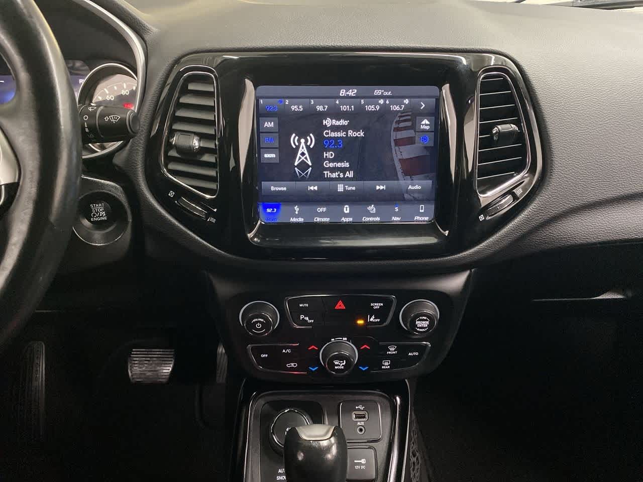 Thumbnail: 2018 Jeep Compass - 25