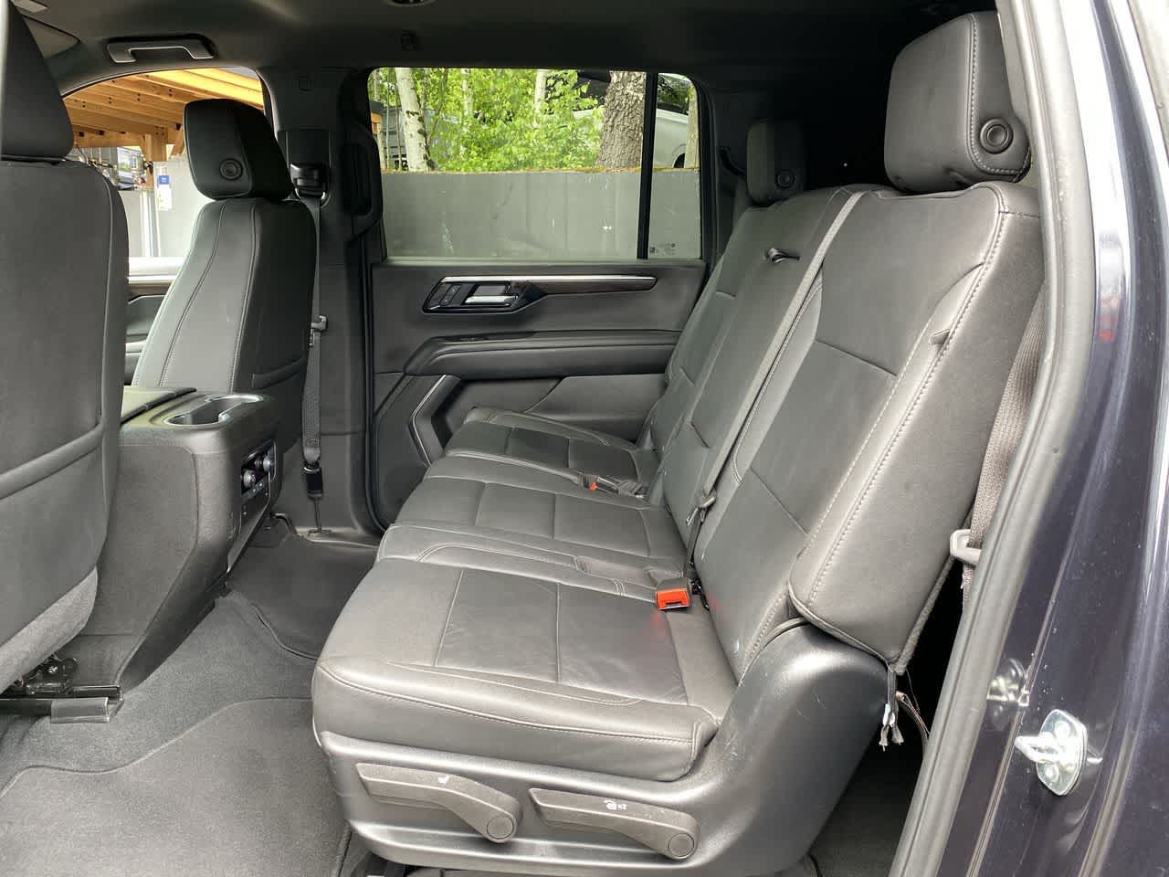 Thumbnail: 2025 Chevrolet Suburban - 17