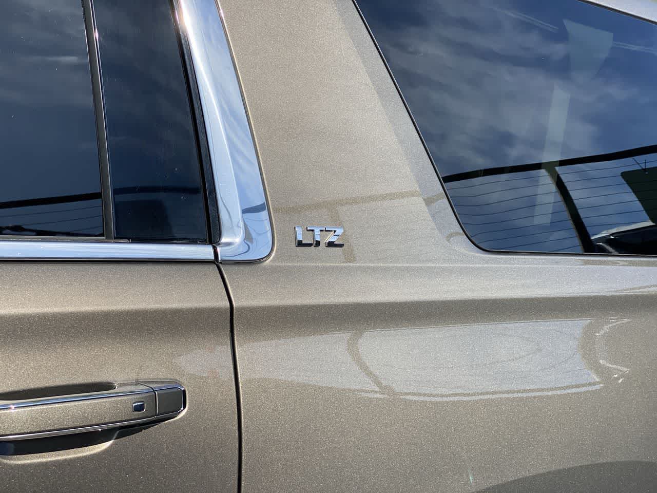 Thumbnail: 2016 Chevrolet Suburban - 11