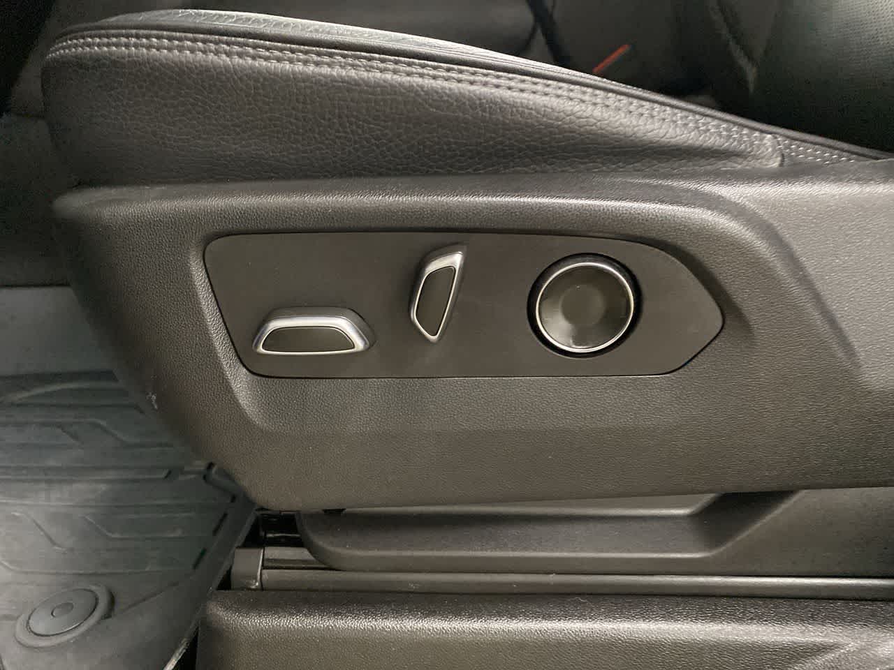 Thumbnail: 2023 GMC Yukon XL - 14