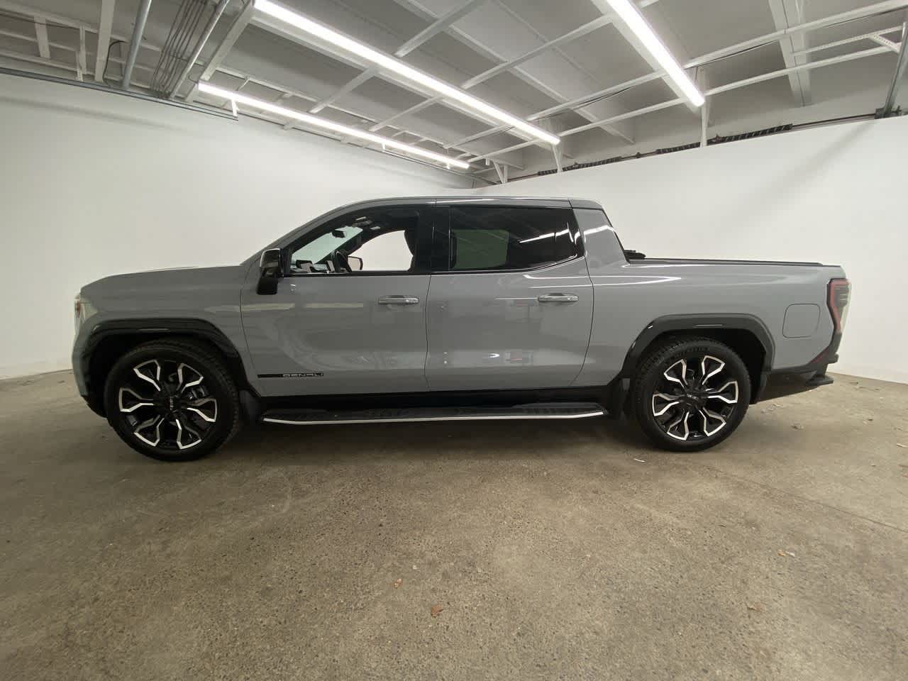 2024 GMC Sierra EV Denali 3
