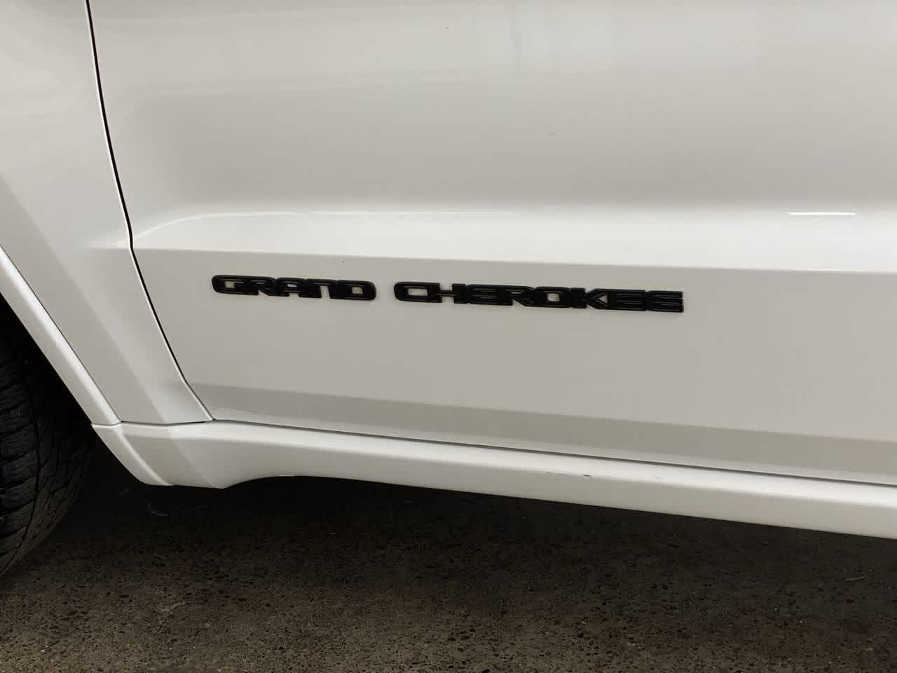 Thumbnail: 2020 Jeep Grand Cherokee - 10