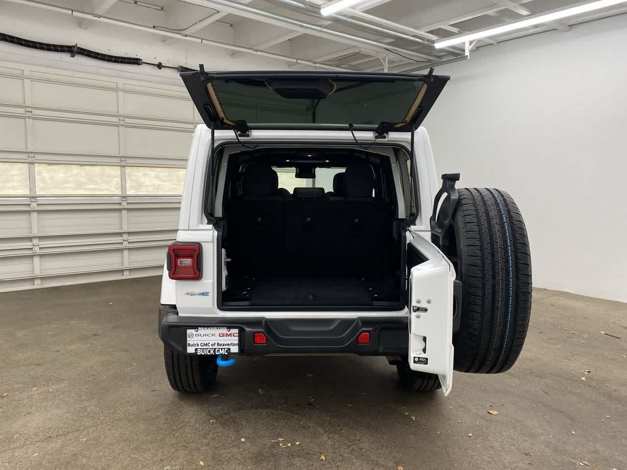 Thumbnail: 2024 Jeep Wrangler - 29