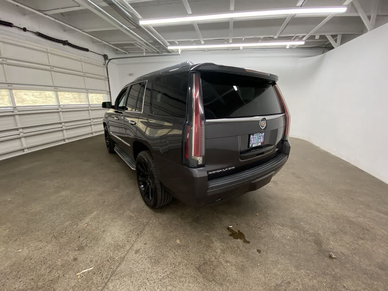 Thumbnail: 2015 Cadillac Escalade - 4