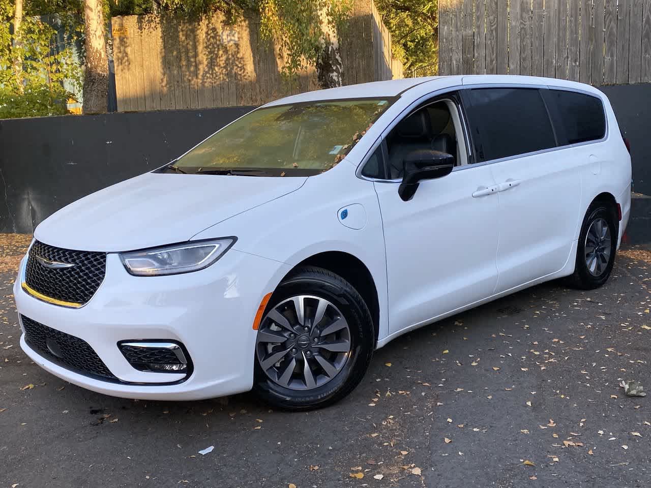 2024 Chrysler Pacifica PHEV