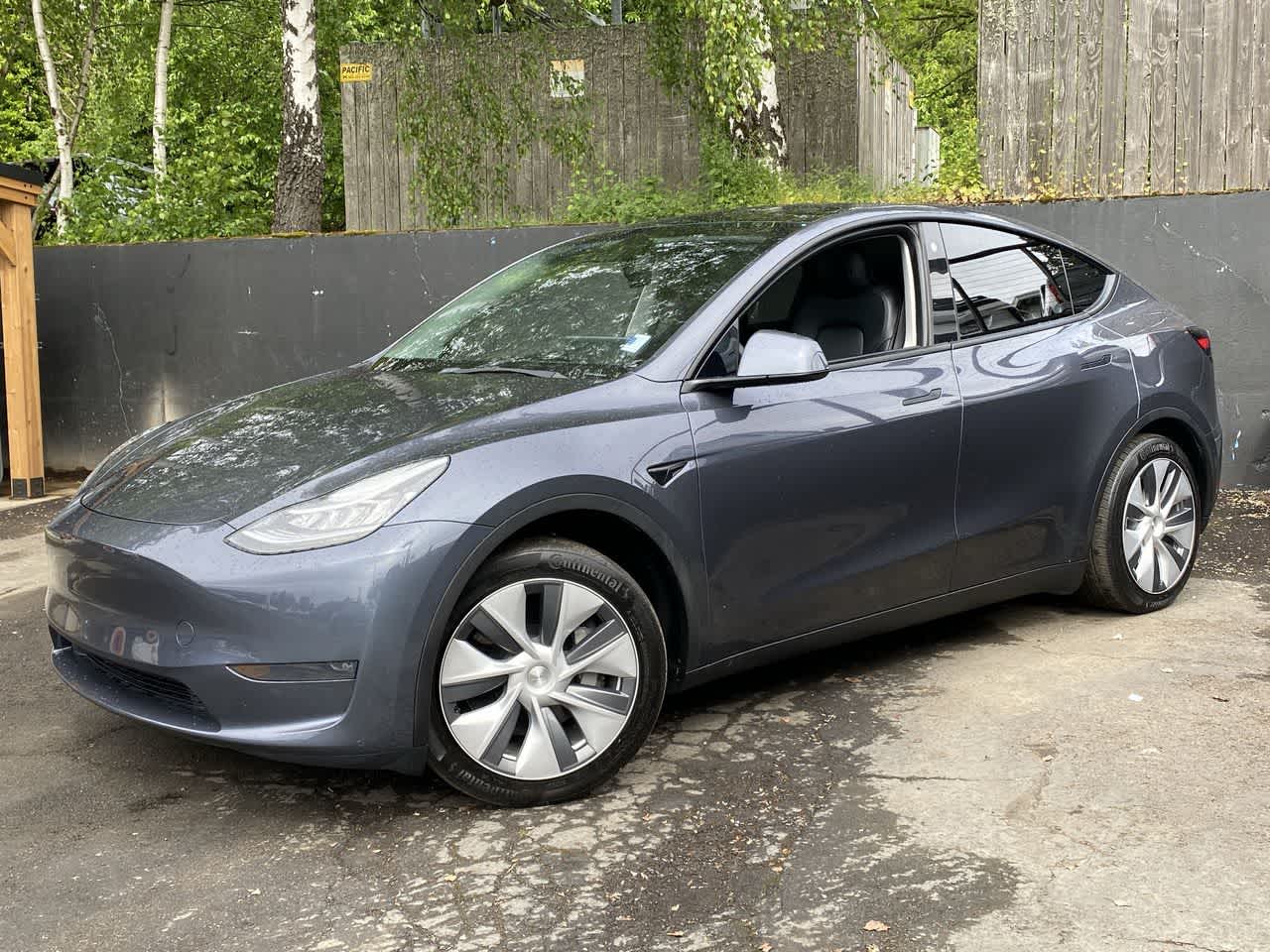 Thumbnail: 2023 Tesla Model Y - 1