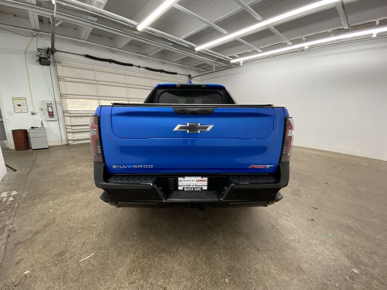 Thumbnail: 2025 Chevrolet Silverado EV - 5