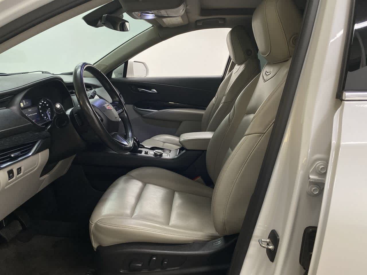 Thumbnail: 2020 Cadillac XT4 - 15