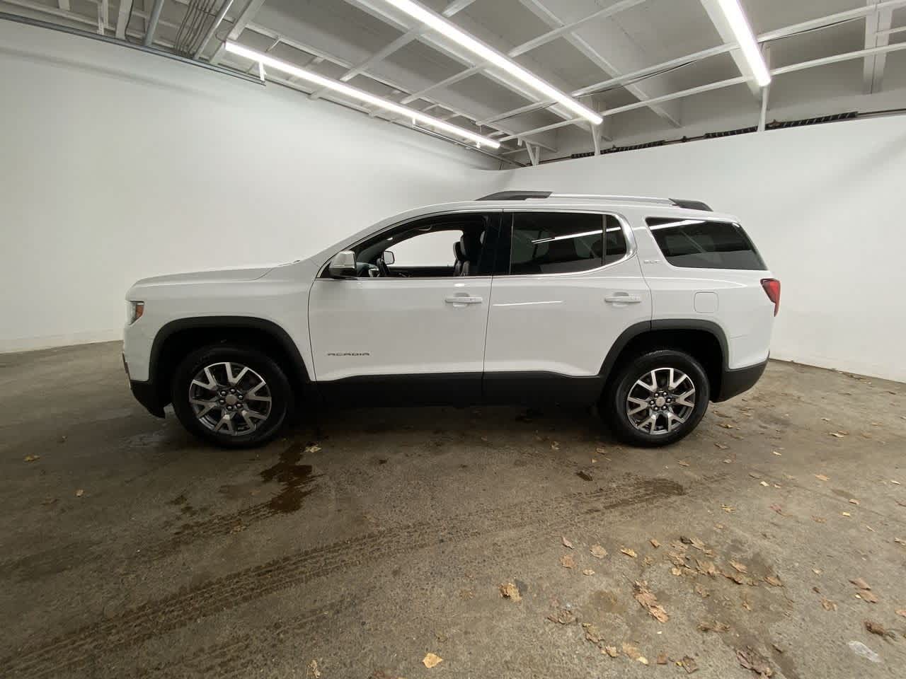 Thumbnail: 2023 GMC Acadia - 3