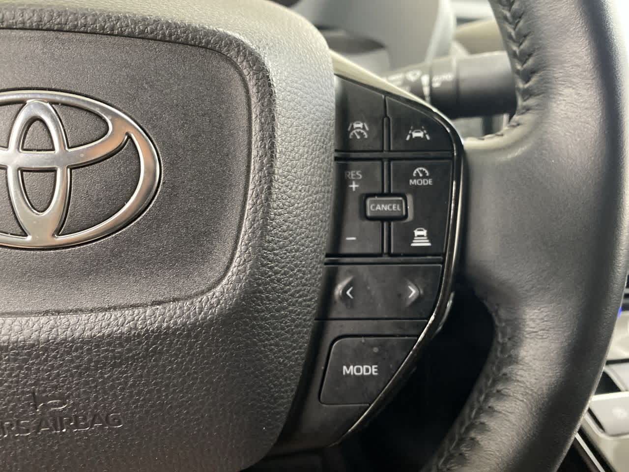 Thumbnail: 2023 Toyota bZ4X - 23